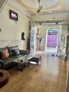 Nhà 60 m2, hẽm 5m xe hơi vi vu 3,95 tỷ